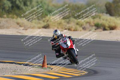 media/Oct-08-2022-SoCal Trackdays (Sat) [[1fc3beec89]]/Turn 10 (945am)/